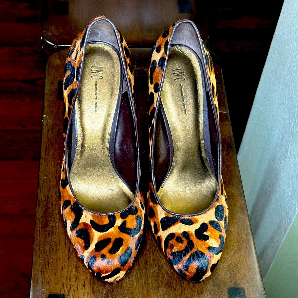 INC Leopard Brown Pumps 8M - Picture 1 of 6